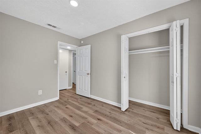 5243 Wickview Lane, Houston, TX 77053