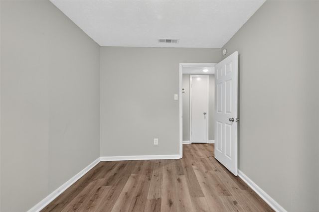 5243 Wickview Lane, Houston, TX 77053