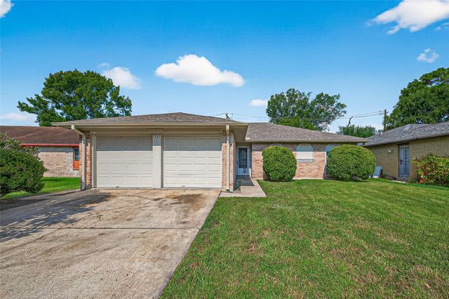 5243 Wickview Lane, Houston, TX 77053