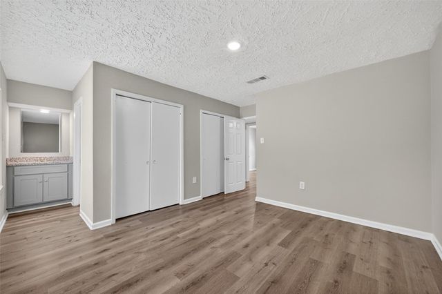 5243 Wickview Lane, Houston, TX 77053