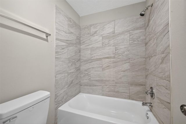 5243 Wickview Lane, Houston, TX 77053