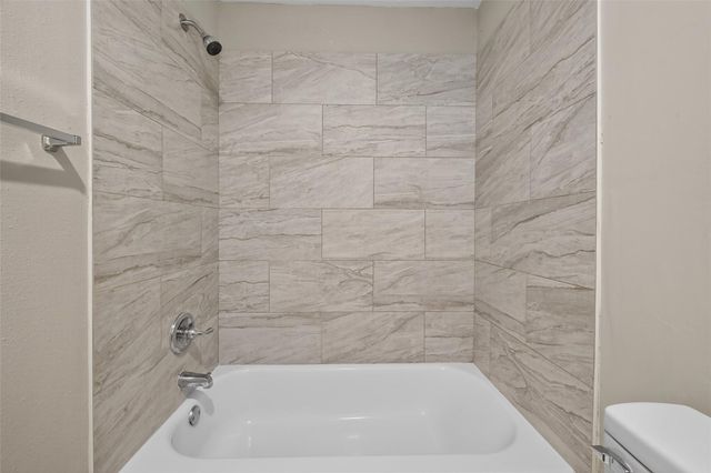 5243 Wickview Lane, Houston, TX 77053