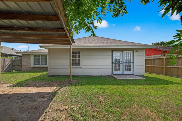 5243 Wickview Lane, Houston, TX 77053