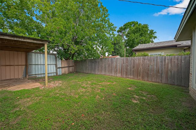 5243 Wickview Lane, Houston, TX 77053