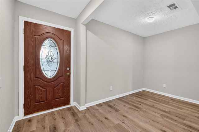 5243 Wickview Lane, Houston, TX 77053