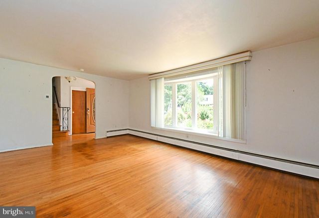 1605 HILLCREST RD, Glenside, PA 19038