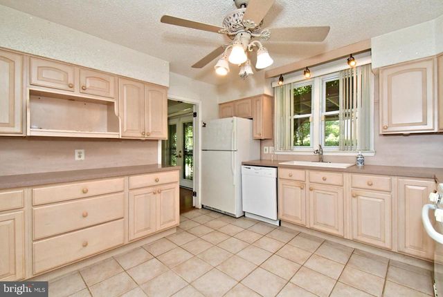 1605 HILLCREST RD, Glenside, PA 19038