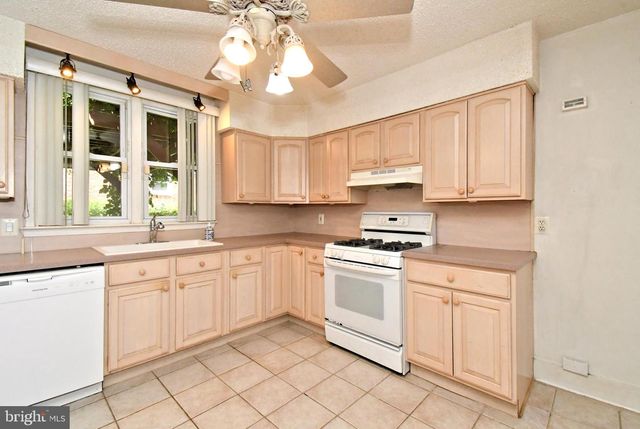 1605 HILLCREST RD, Glenside, PA 19038
