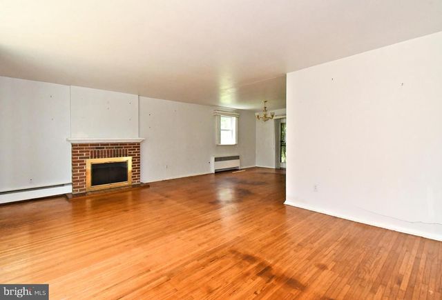 1605 HILLCREST RD, Glenside, PA 19038