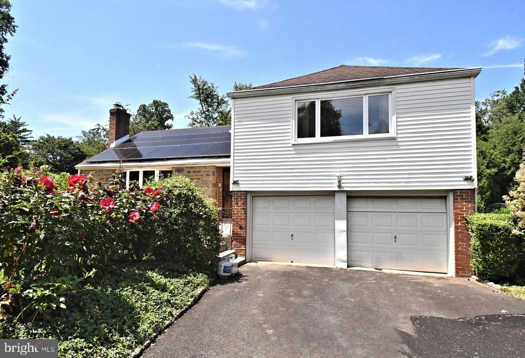 1605 HILLCREST RD, Glenside, PA 19038
