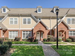 1039 Central Park Circle, Davidson, NC 28036