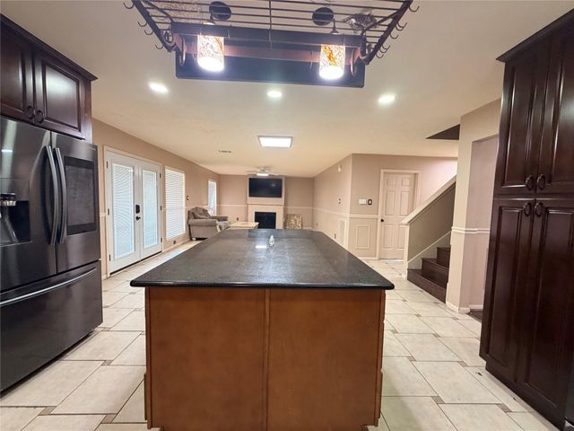2818 Woodcreek Meadows Lane, Houston, TX 77073