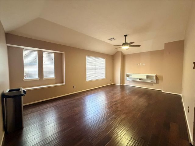 2818 Woodcreek Meadows Lane, Houston, TX 77073