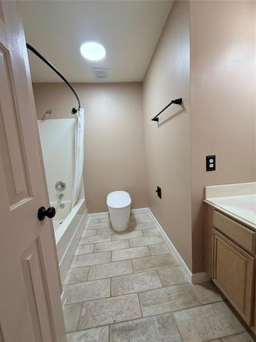 2818 Woodcreek Meadows Lane, Houston, TX 77073