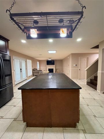 2818 Woodcreek Meadows Lane, Houston, TX 77073