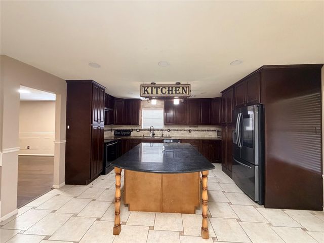 2818 Woodcreek Meadows Lane, Houston, TX 77073