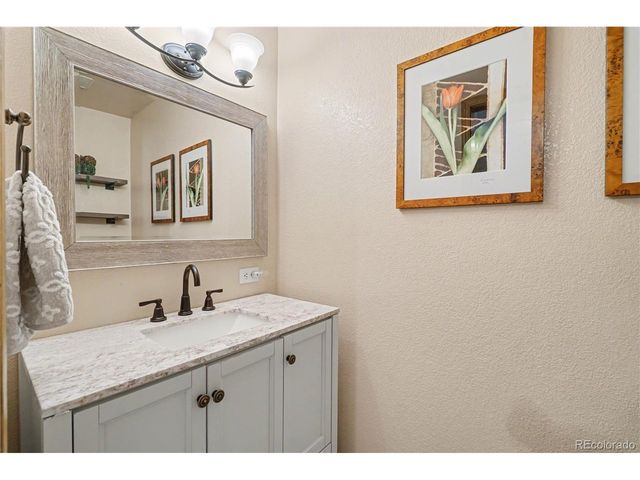 3518 Manzanita Dr, Loveland, CO 80537