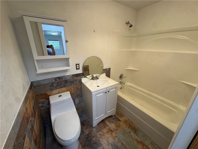 700 E Edna Street, Fayetteville, AR 72703