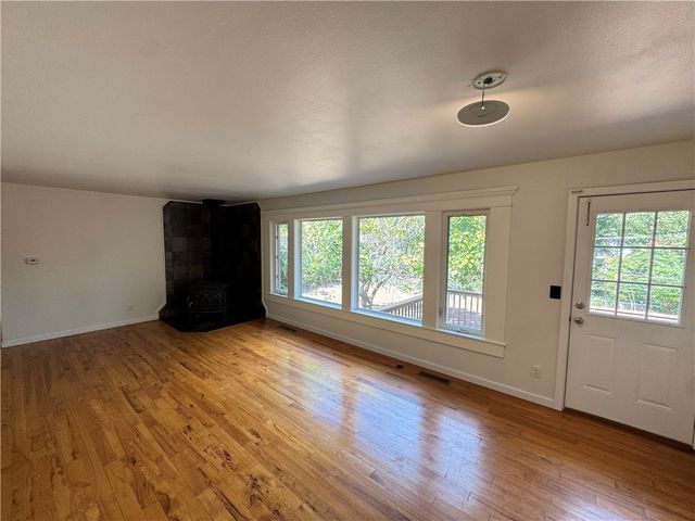 700 E Edna Street, Fayetteville, AR 72703