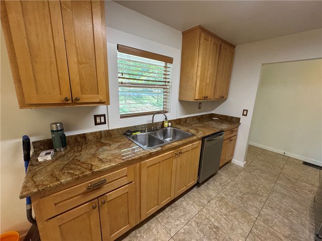 700 E Edna Street, Fayetteville, AR 72703