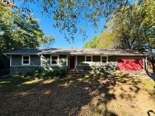 700 E Edna Street, Fayetteville, AR 72703