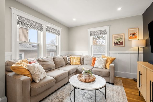 10 Nahanton Ave, Milton, MA 02186