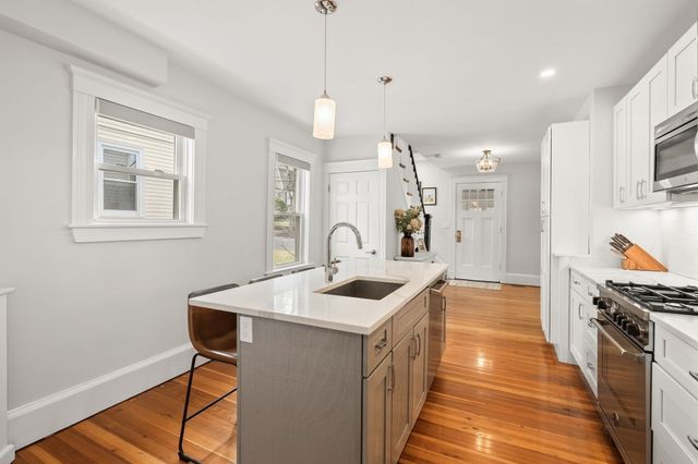 10 Nahanton Ave, Milton, MA 02186