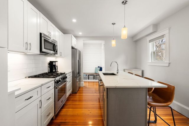 10 Nahanton Ave, Milton, MA 02186