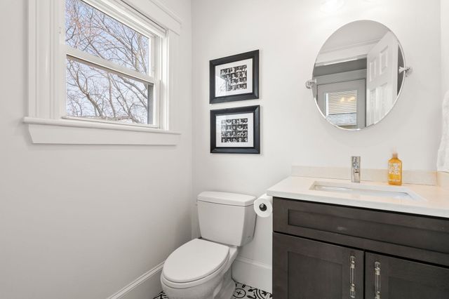 10 Nahanton Ave, Milton, MA 02186