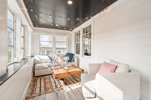 10 Nahanton Ave, Milton, MA 02186