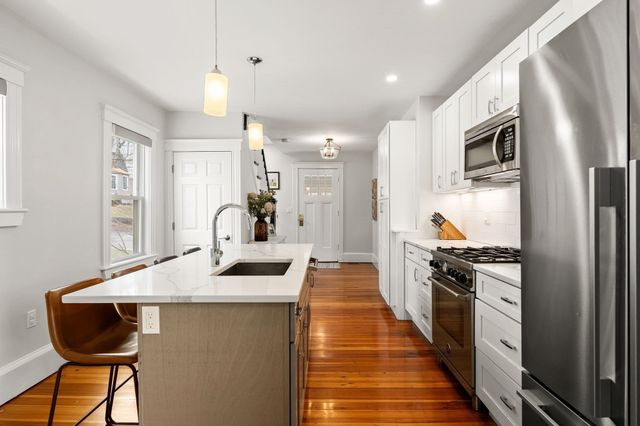 10 Nahanton Ave, Milton, MA 02186