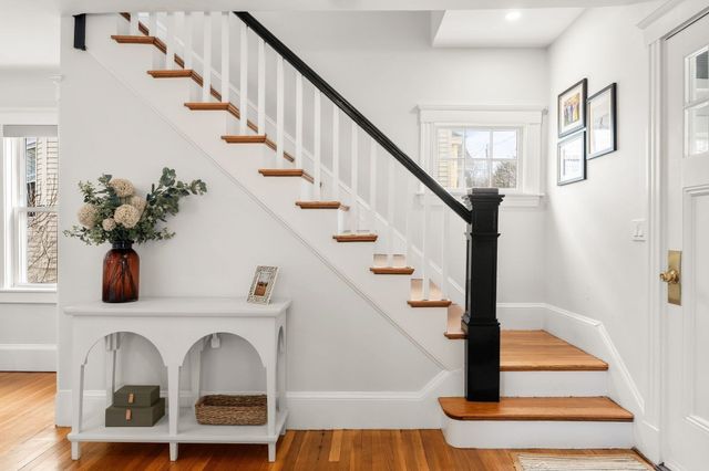 10 Nahanton Ave, Milton, MA 02186