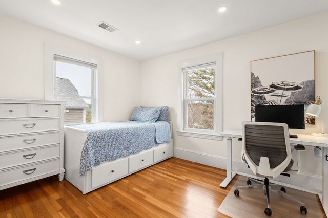 10 Nahanton Ave, Milton, MA 02186