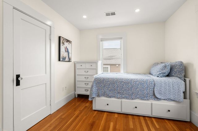 10 Nahanton Ave, Milton, MA 02186