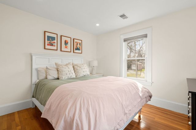 10 Nahanton Ave, Milton, MA 02186