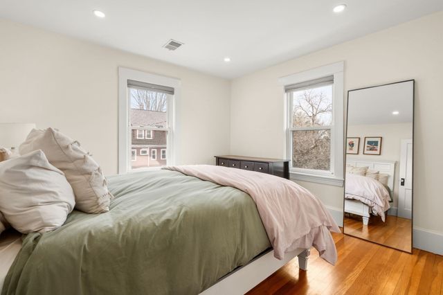 10 Nahanton Ave, Milton, MA 02186