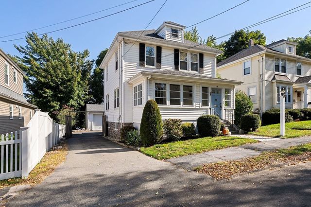 10 Nahanton Ave, Milton, MA 02186