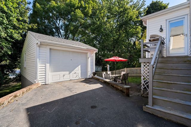 10 Nahanton Ave, Milton, MA 02186