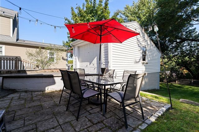 10 Nahanton Ave, Milton, MA 02186