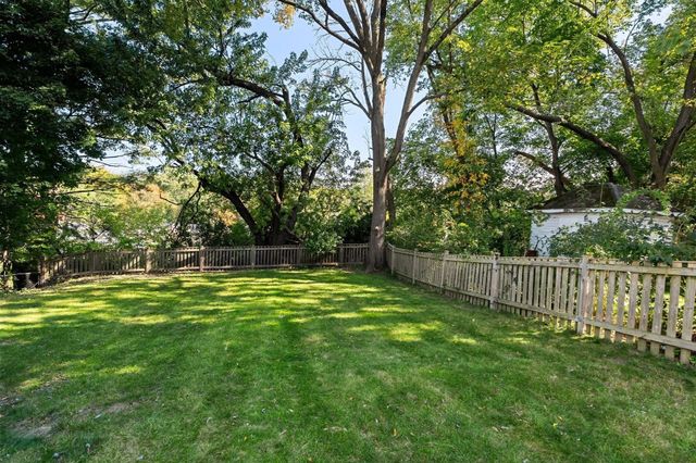 10 Nahanton Ave, Milton, MA 02186