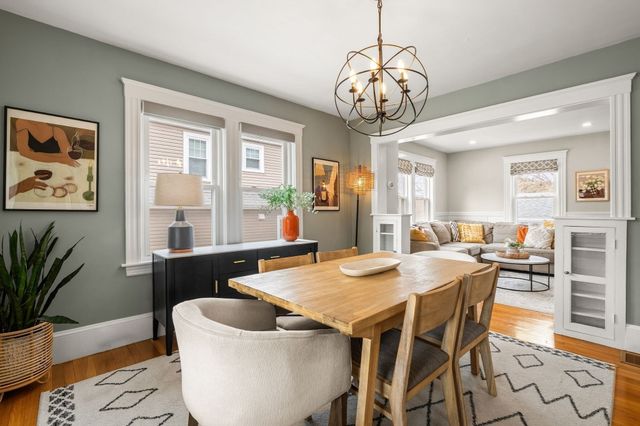 10 Nahanton Ave, Milton, MA 02186