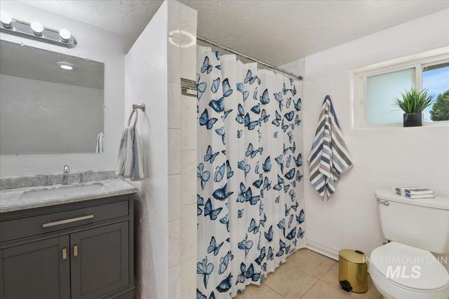 3819 S Montana, Caldwell, ID 83605