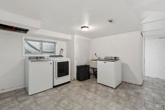 3819 S Montana, Caldwell, ID 83605