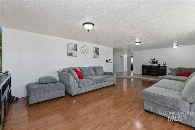 3819 S Montana, Caldwell, ID 83605