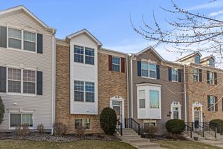 9986 Vervain Drive, Eden Prairie, MN 55347