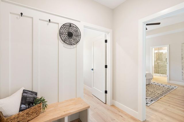 404 SUGARBERRY DR, Columbia, MO 65201