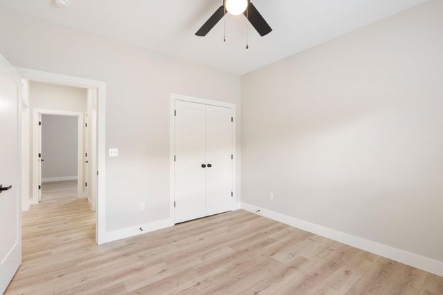 404 SUGARBERRY DR, Columbia, MO 65201