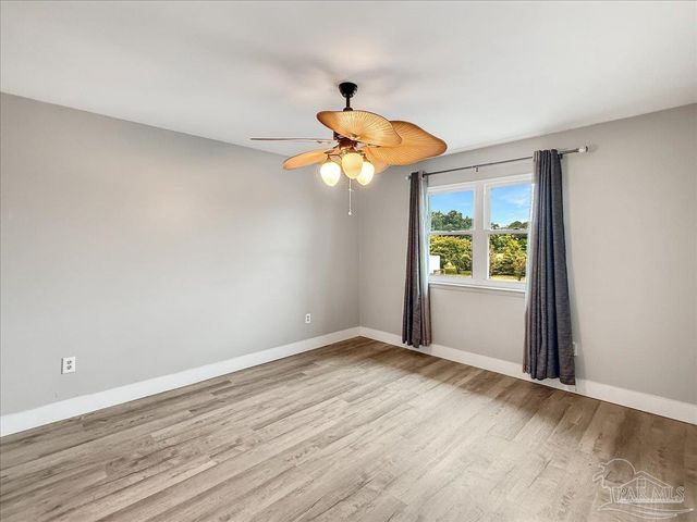 1100 Shoreline Dr 221, Gulf Breeze, FL 32561