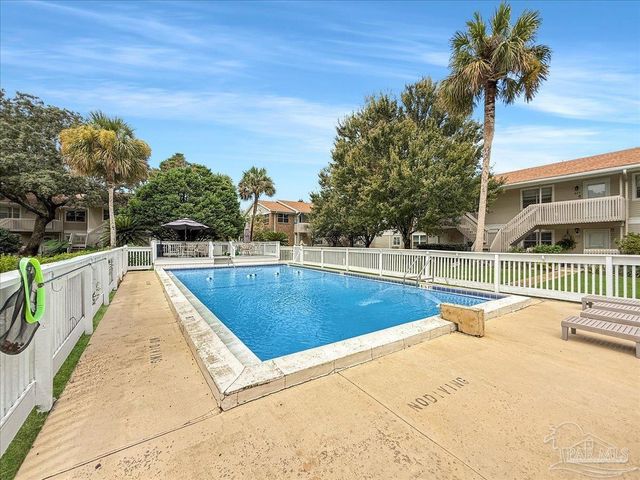 1100 Shoreline Dr 221, Gulf Breeze, FL 32561