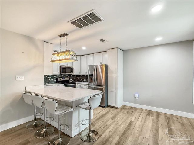 1100 Shoreline Dr 221, Gulf Breeze, FL 32561